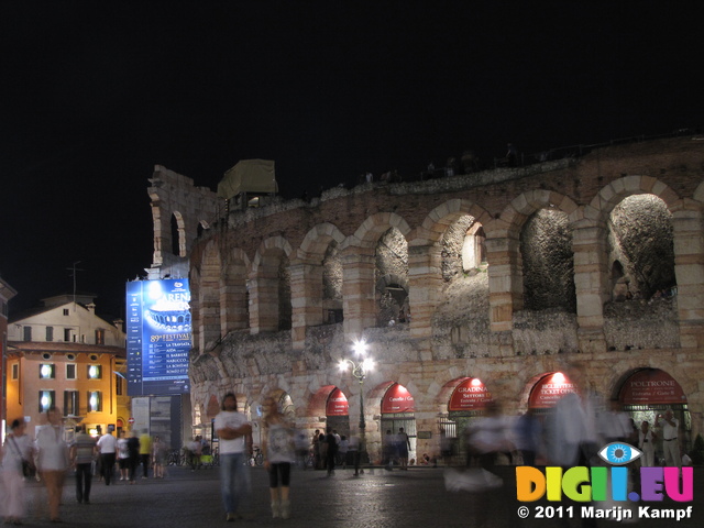 SX19444 Arena roman theater at night in Verona, Italy